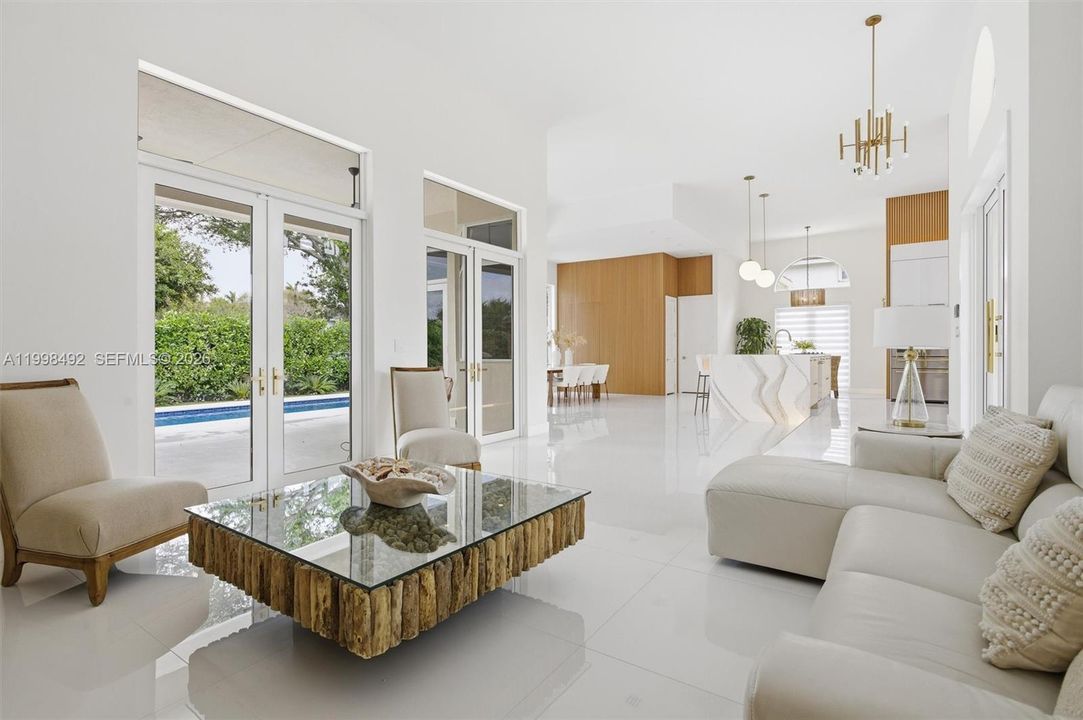 На продажу: $2,599,000 (4 спален, 3 ванн, 2748 Квадратных фут)