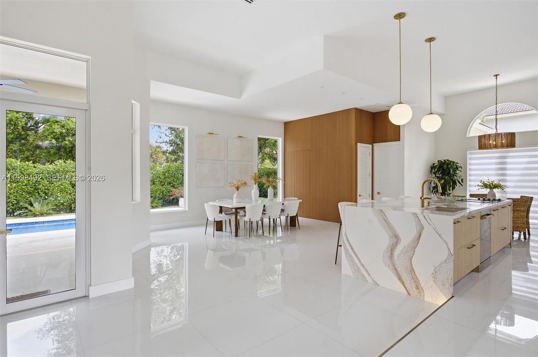На продажу: $2,599,000 (4 спален, 3 ванн, 2748 Квадратных фут)