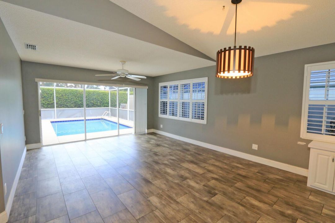 LARGE GREAT ROOM