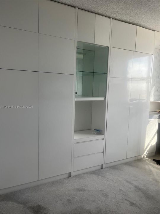 murphy beds in 2 nd bedrm