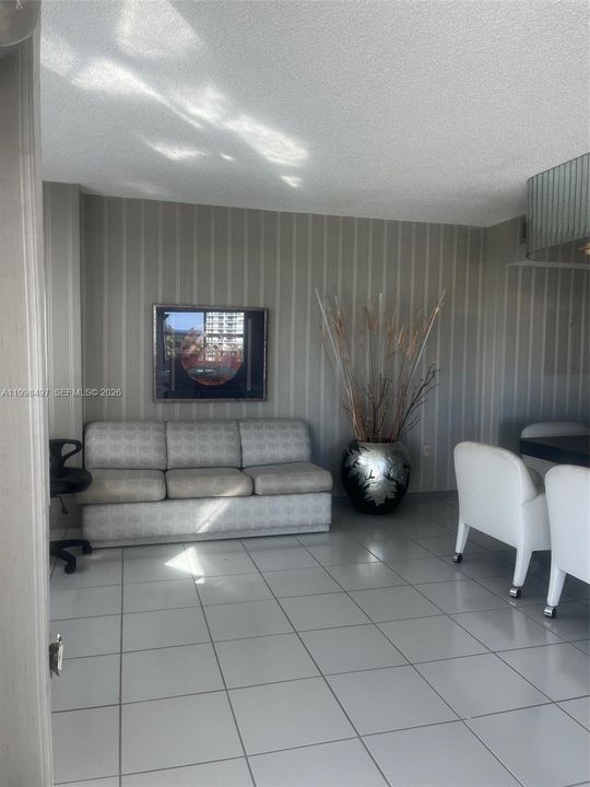 Activo con contrato: $499,900 (3 camas, 2 baños, 1570 Pies cuadrados)