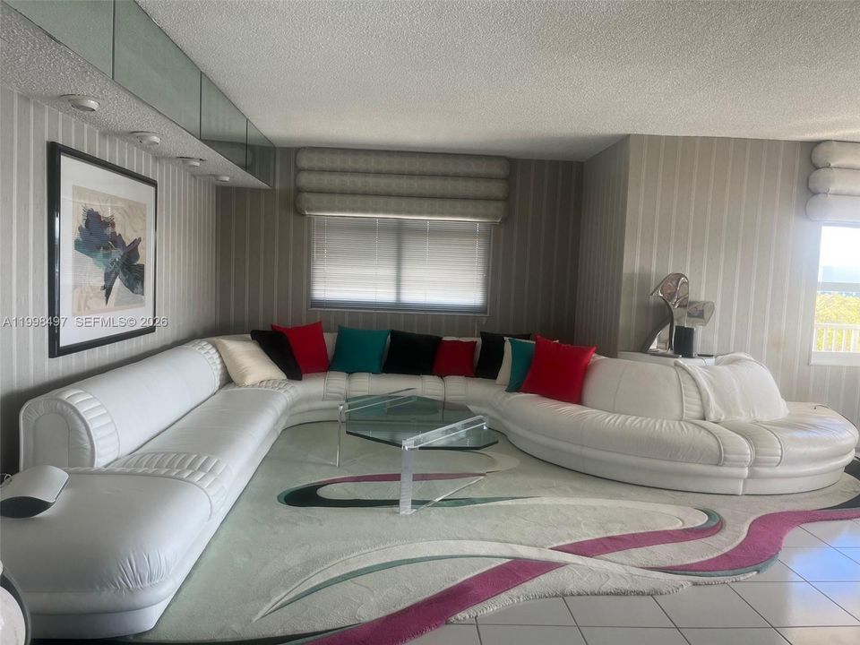 Activo con contrato: $499,900 (3 camas, 2 baños, 1570 Pies cuadrados)