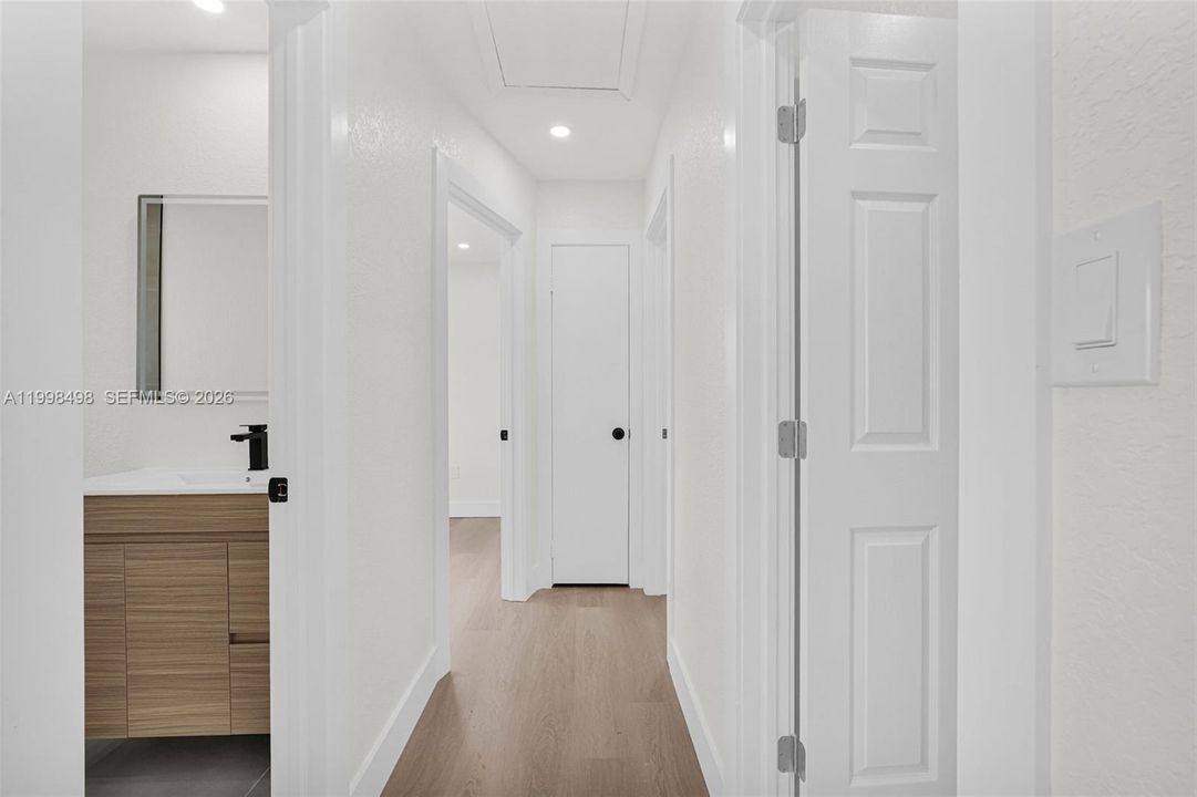 Недавно продано: $625,000 (5 спален, 3 ванн, 1931 Квадратных фут)