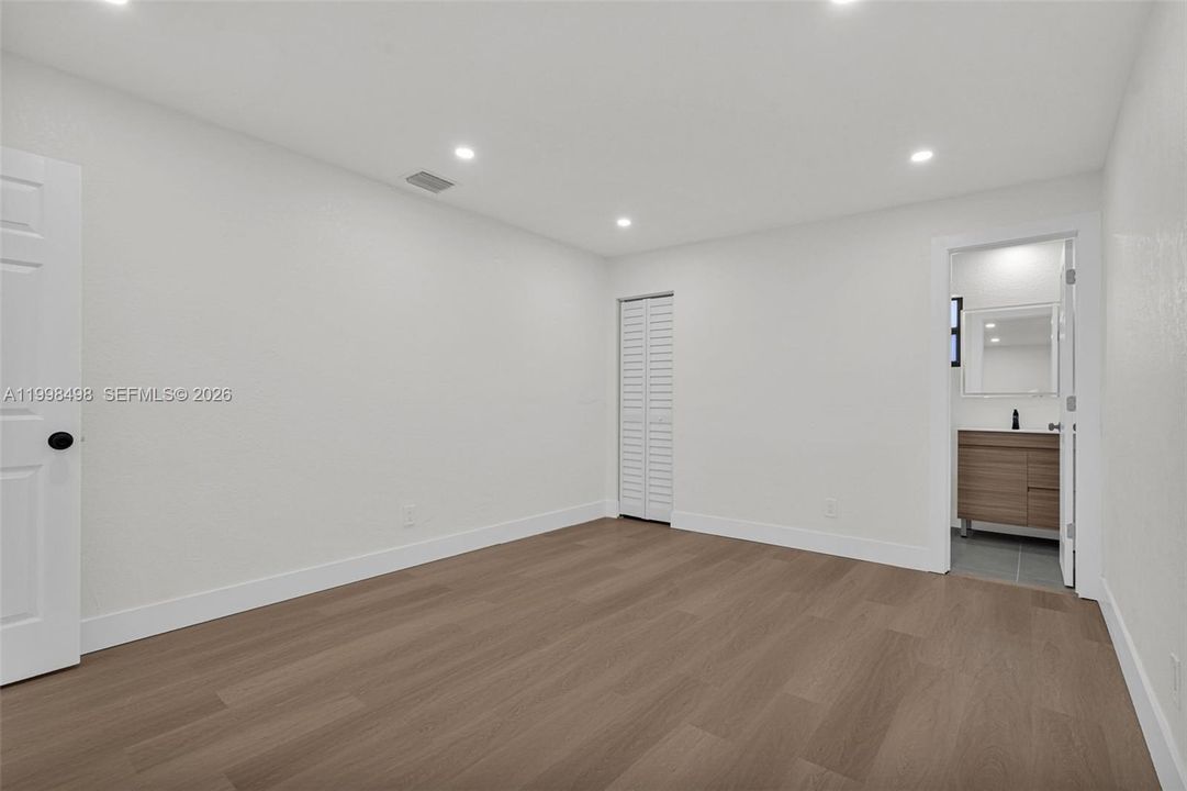 Недавно продано: $625,000 (5 спален, 3 ванн, 1931 Квадратных фут)