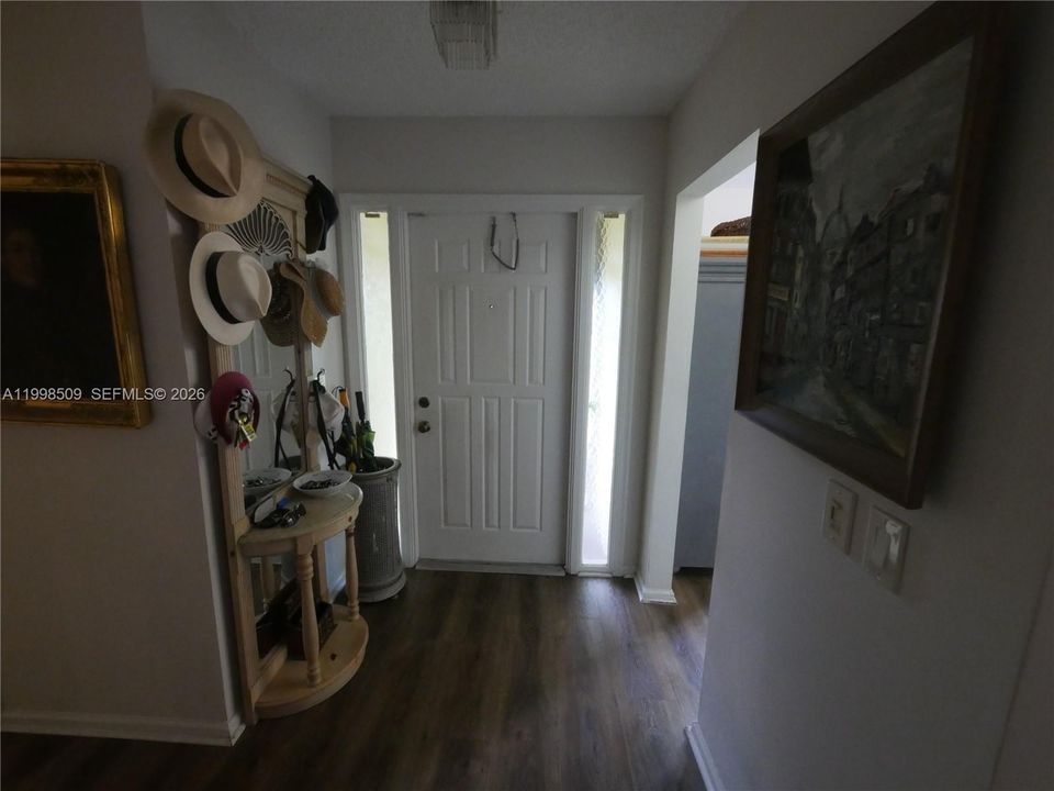 На продажу: $379,500 (2 спален, 2 ванн, 1586 Квадратных фут)
