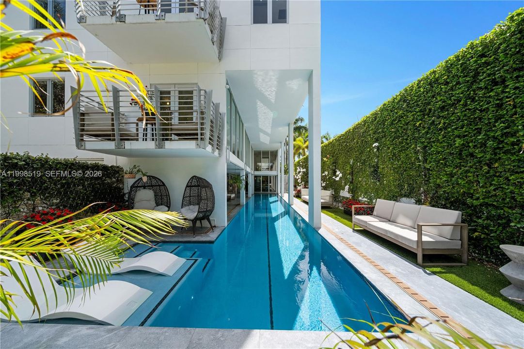 For Sale: $6,999,000 (4 beds, 5 baths, 6626 Square Feet)