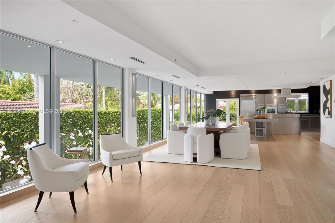 For Sale: $6,999,000 (4 beds, 5 baths, 6626 Square Feet)