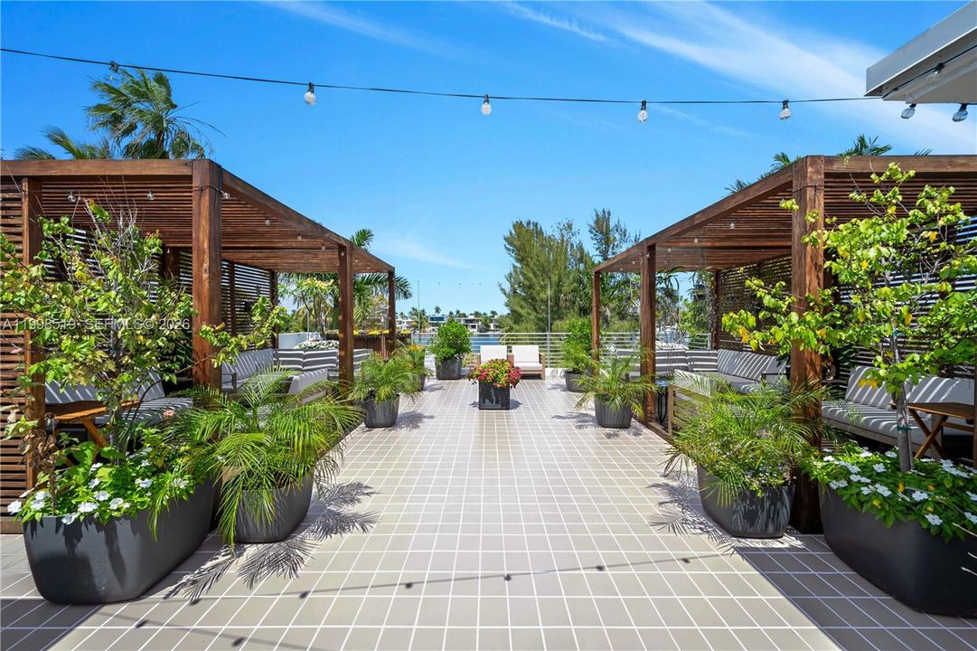 For Sale: $6,999,000 (4 beds, 5 baths, 6626 Square Feet)