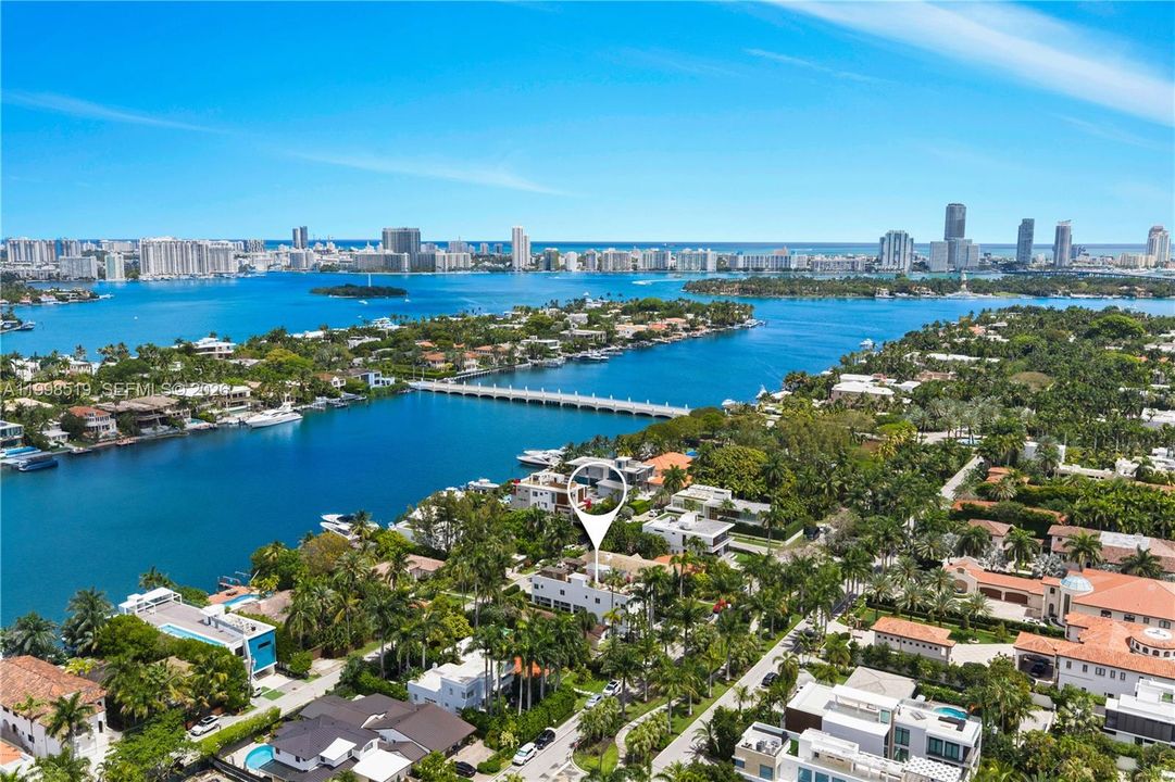 For Sale: $6,999,000 (4 beds, 5 baths, 6626 Square Feet)