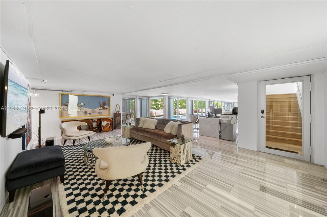 For Sale: $6,999,000 (4 beds, 5 baths, 6626 Square Feet)