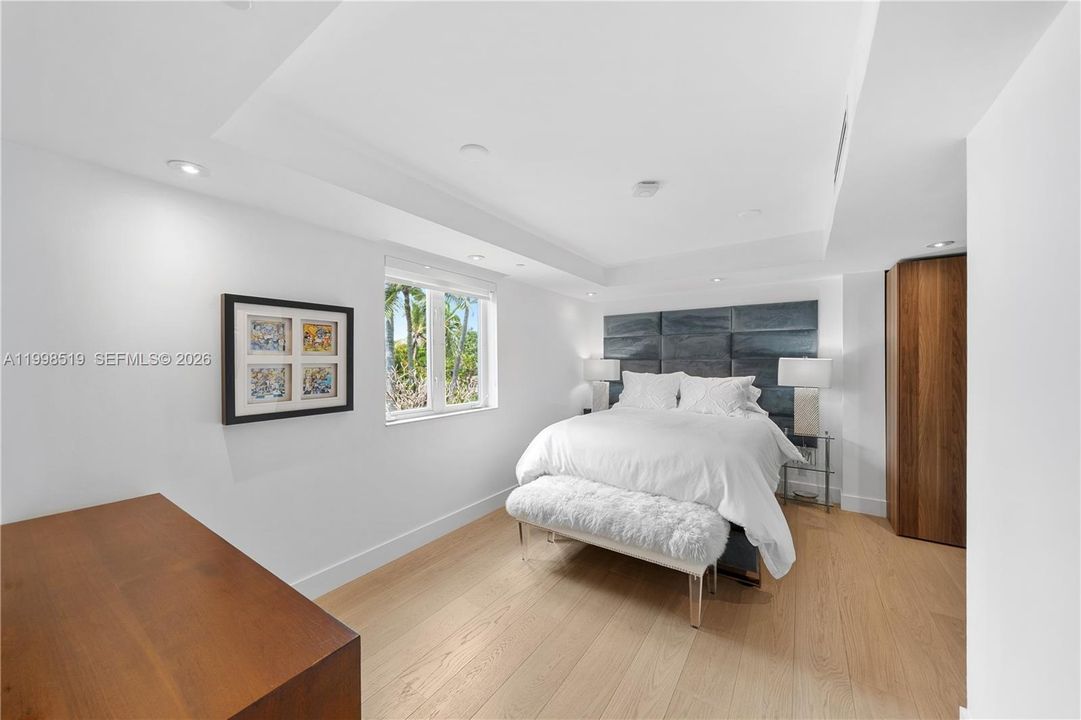 For Sale: $6,999,000 (4 beds, 5 baths, 6626 Square Feet)