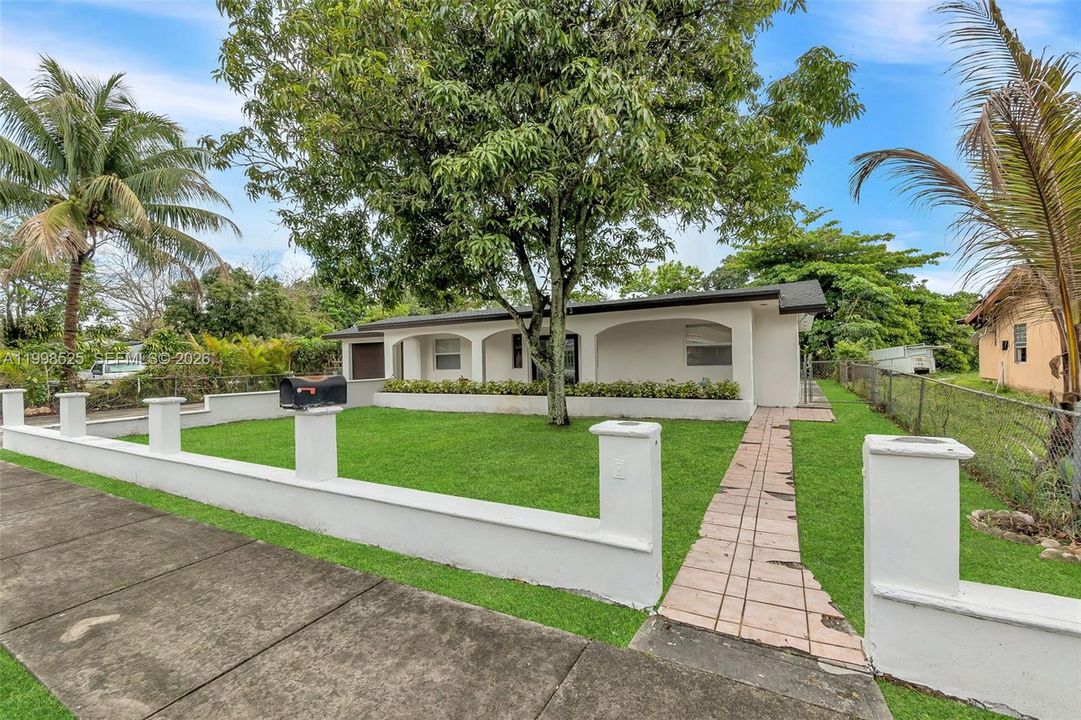 Activo con contrato: $624,999 (3 camas, 2 baños, 2773 Pies cuadrados)