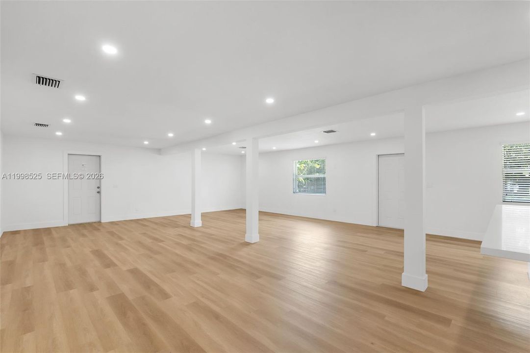 Activo con contrato: $624,999 (3 camas, 2 baños, 2773 Pies cuadrados)