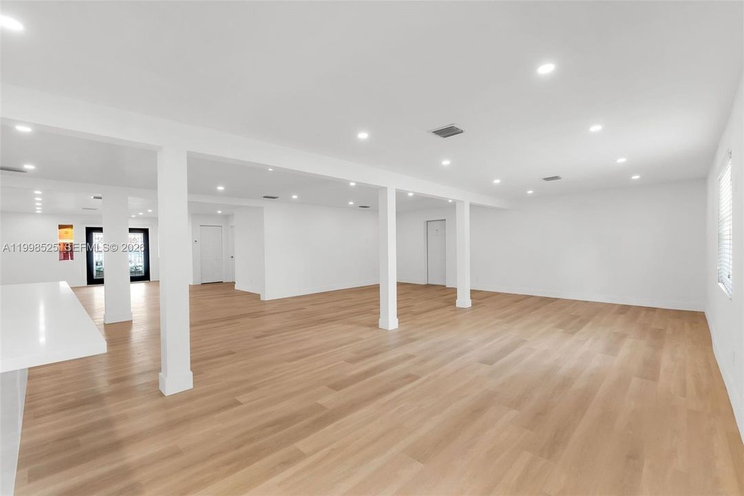 Activo con contrato: $624,999 (3 camas, 2 baños, 2773 Pies cuadrados)