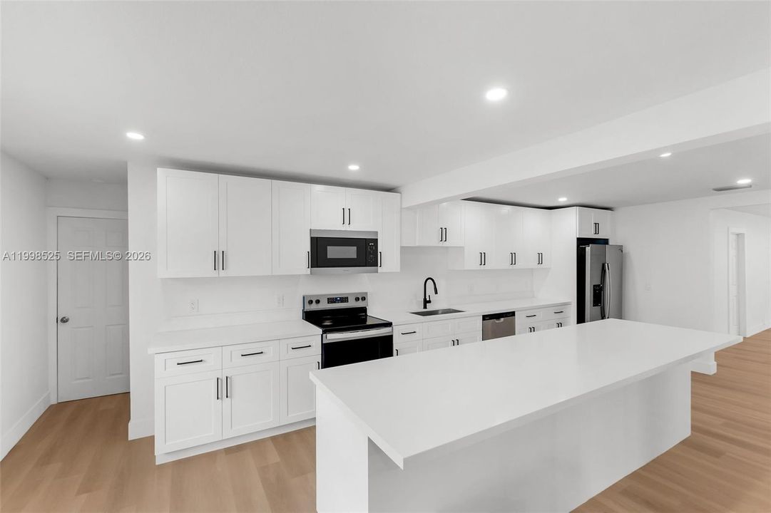 Activo con contrato: $624,999 (3 camas, 2 baños, 2773 Pies cuadrados)