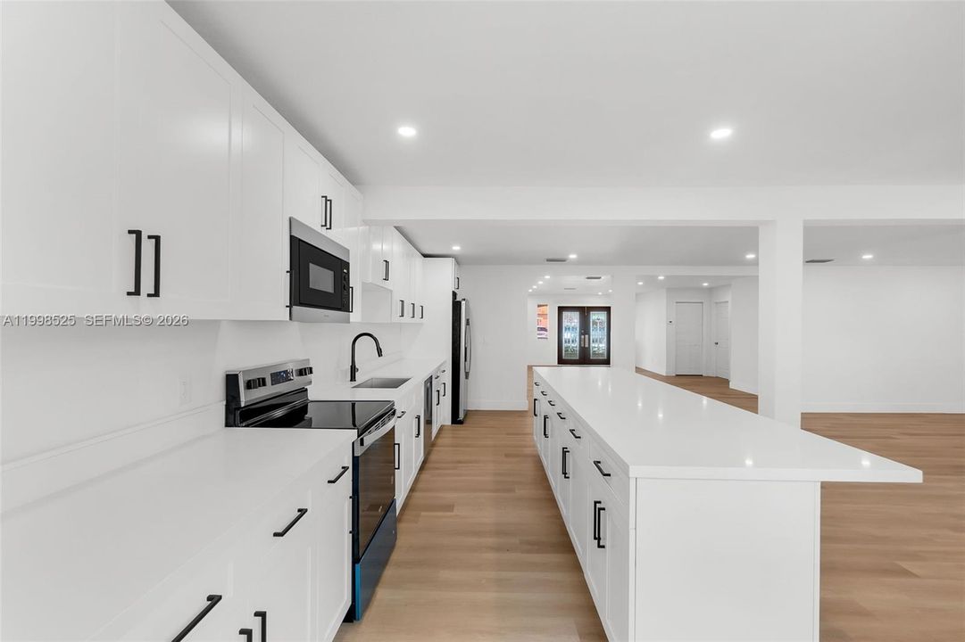 Activo con contrato: $624,999 (3 camas, 2 baños, 2773 Pies cuadrados)