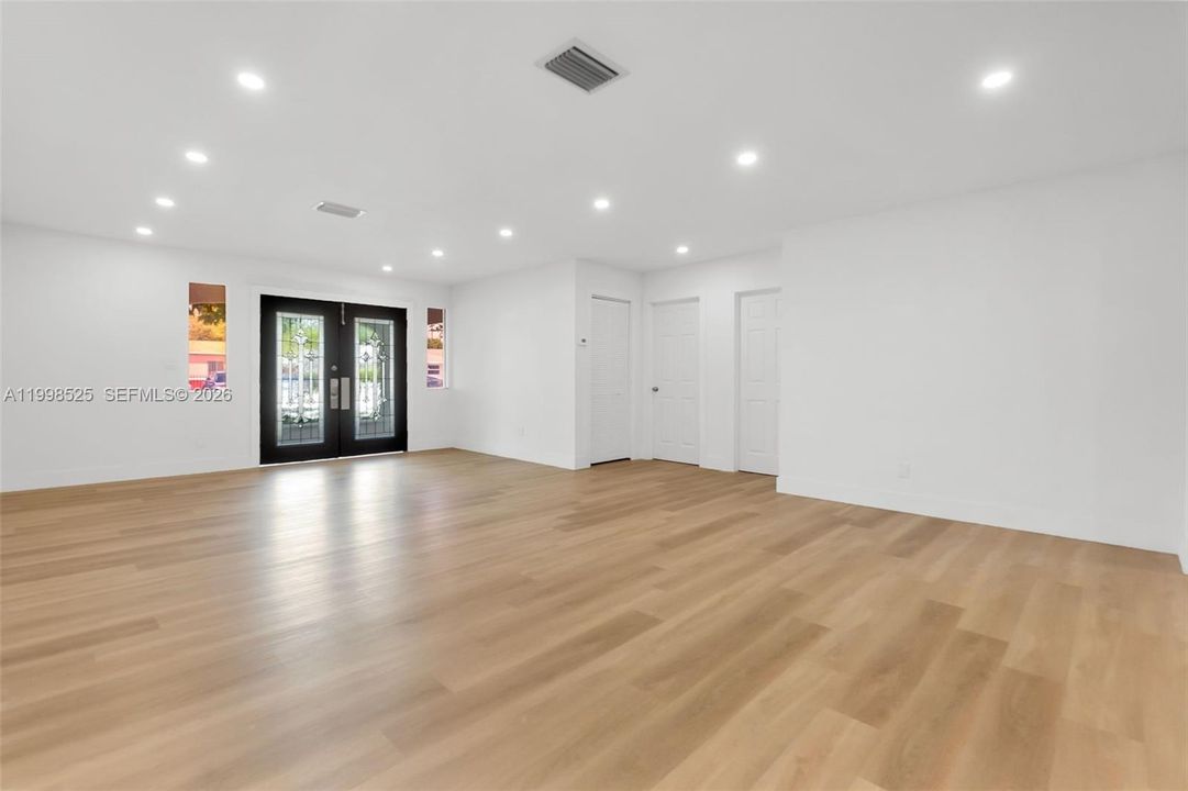 Activo con contrato: $624,999 (3 camas, 2 baños, 2773 Pies cuadrados)