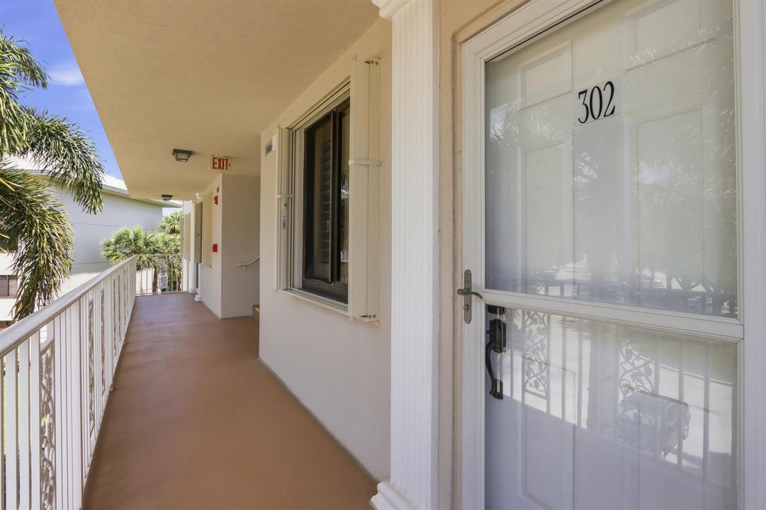 6133 Balboa Cir Boca Raton FL-print-004-