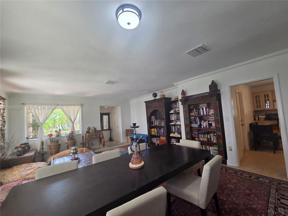 For Sale: $1,200,000 (2 beds, 2 baths, 1228 Square Feet)