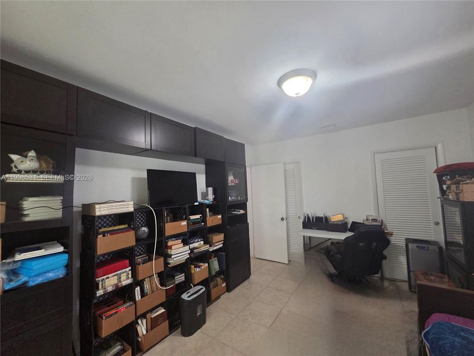 For Sale: $1,200,000 (2 beds, 2 baths, 1228 Square Feet)