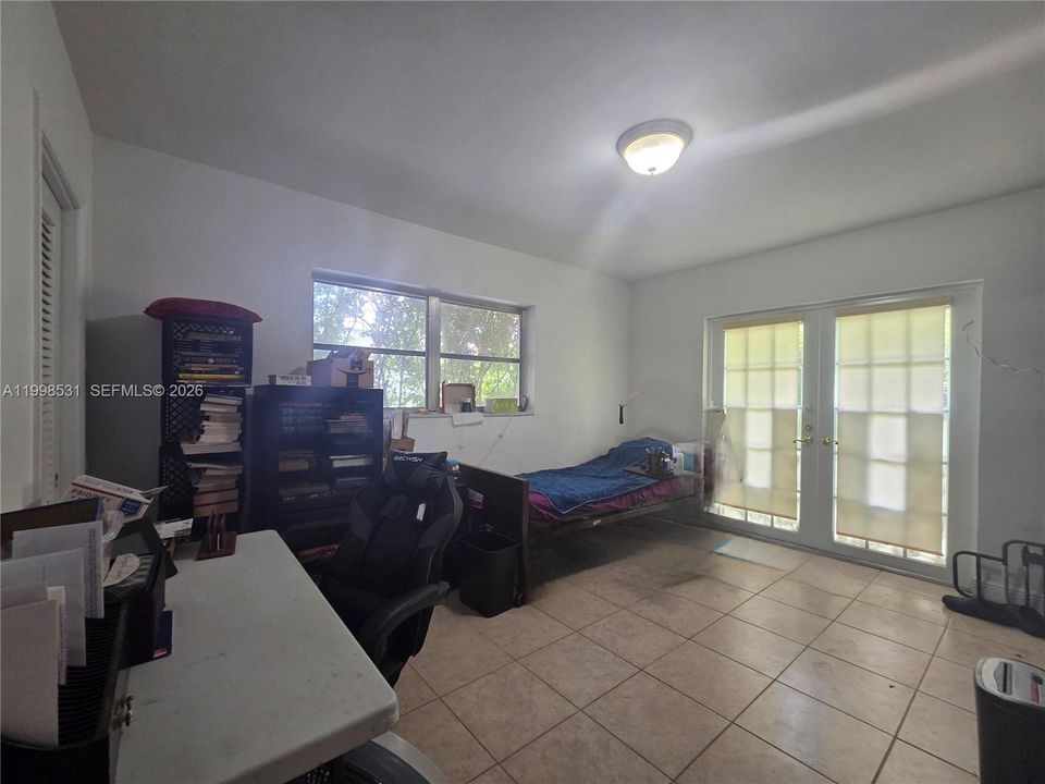 For Sale: $1,200,000 (2 beds, 2 baths, 1228 Square Feet)
