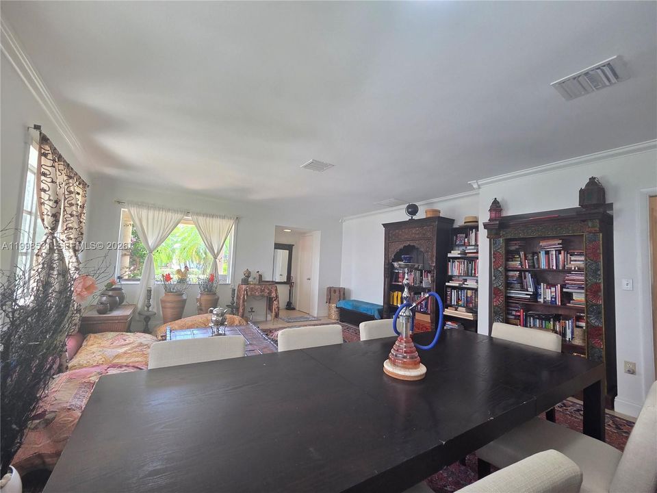 For Sale: $1,200,000 (2 beds, 2 baths, 1228 Square Feet)