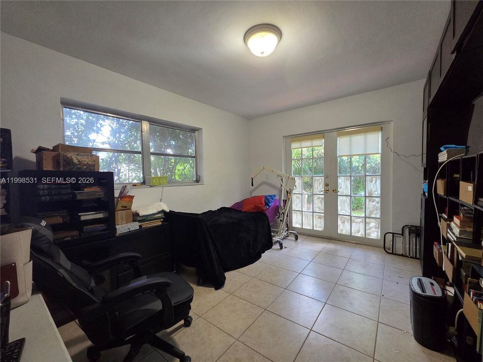 For Sale: $1,200,000 (2 beds, 2 baths, 1228 Square Feet)