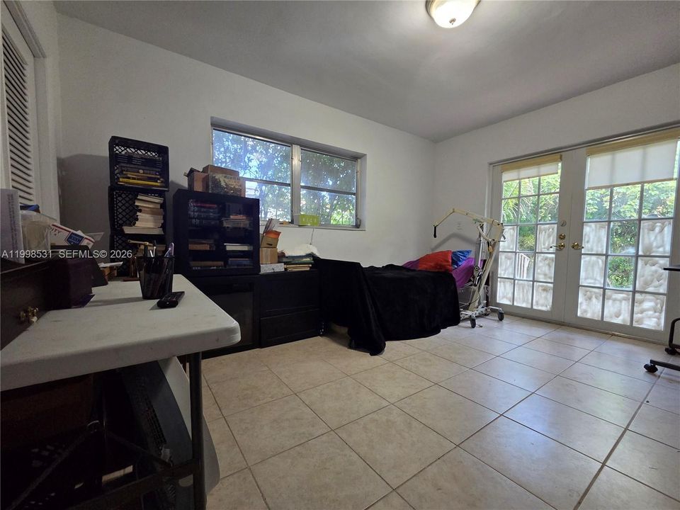 For Sale: $1,200,000 (2 beds, 2 baths, 1228 Square Feet)