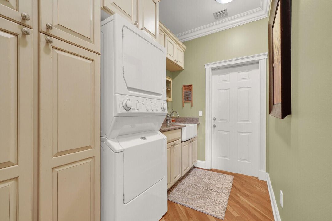 Oversized laundry room
