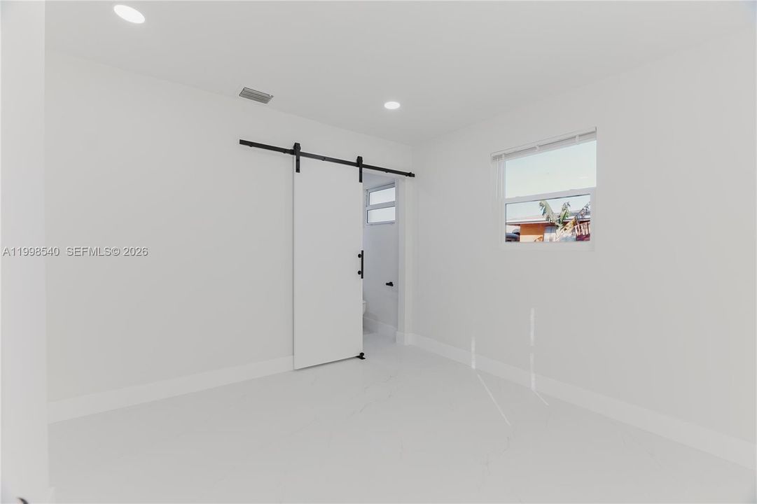 En Venta: $525,000 (3 camas, 2 baños, 1050 Pies cuadrados)