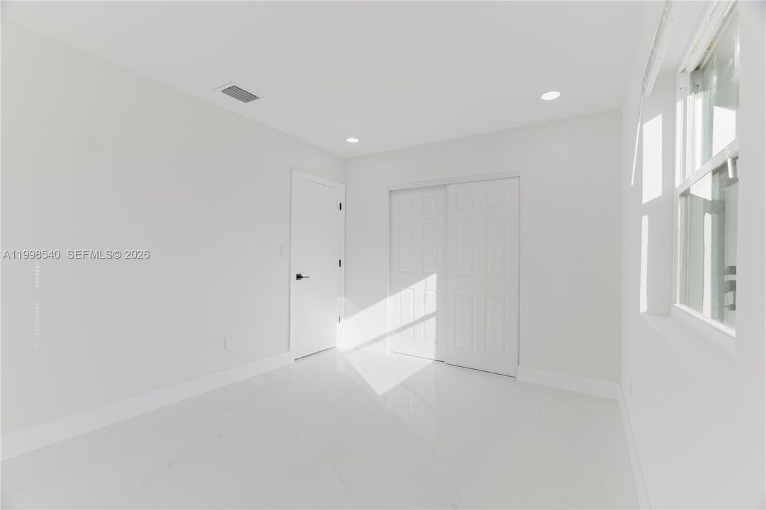 En Venta: $525,000 (3 camas, 2 baños, 1050 Pies cuadrados)