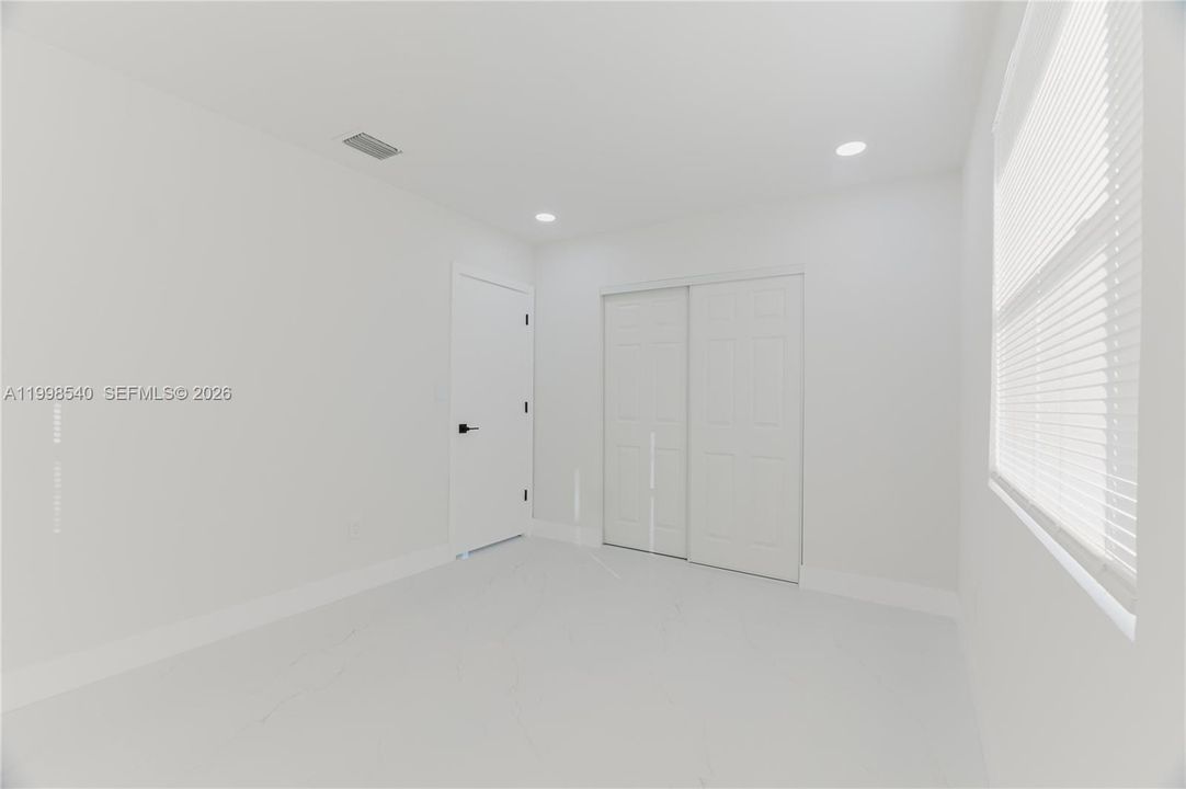 En Venta: $525,000 (3 camas, 2 baños, 1050 Pies cuadrados)