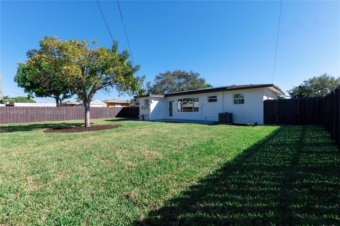 En Venta: $525,000 (3 camas, 2 baños, 1050 Pies cuadrados)