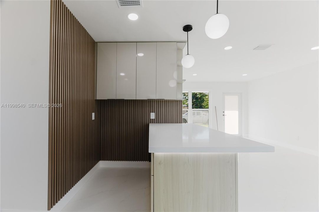 En Venta: $525,000 (3 camas, 2 baños, 1050 Pies cuadrados)