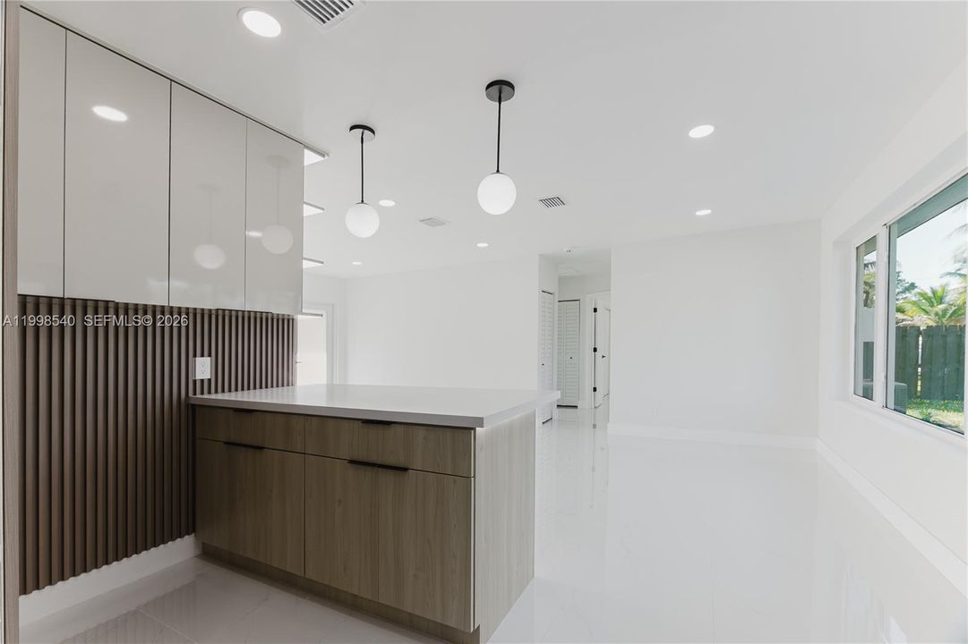 En Venta: $525,000 (3 camas, 2 baños, 1050 Pies cuadrados)