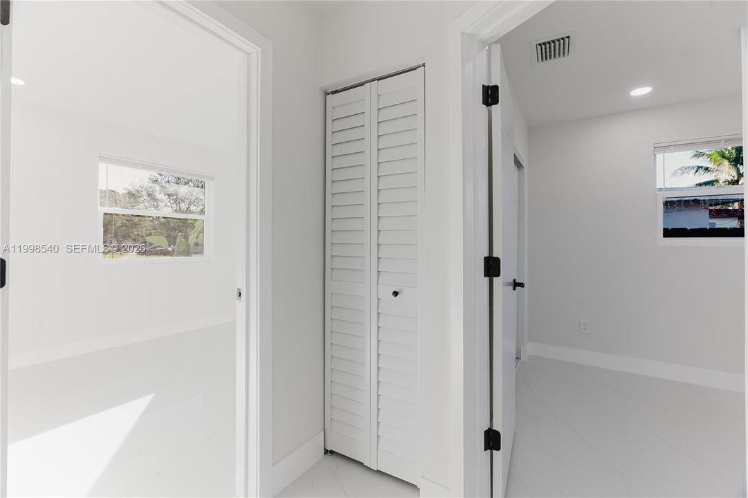 En Venta: $525,000 (3 camas, 2 baños, 1050 Pies cuadrados)