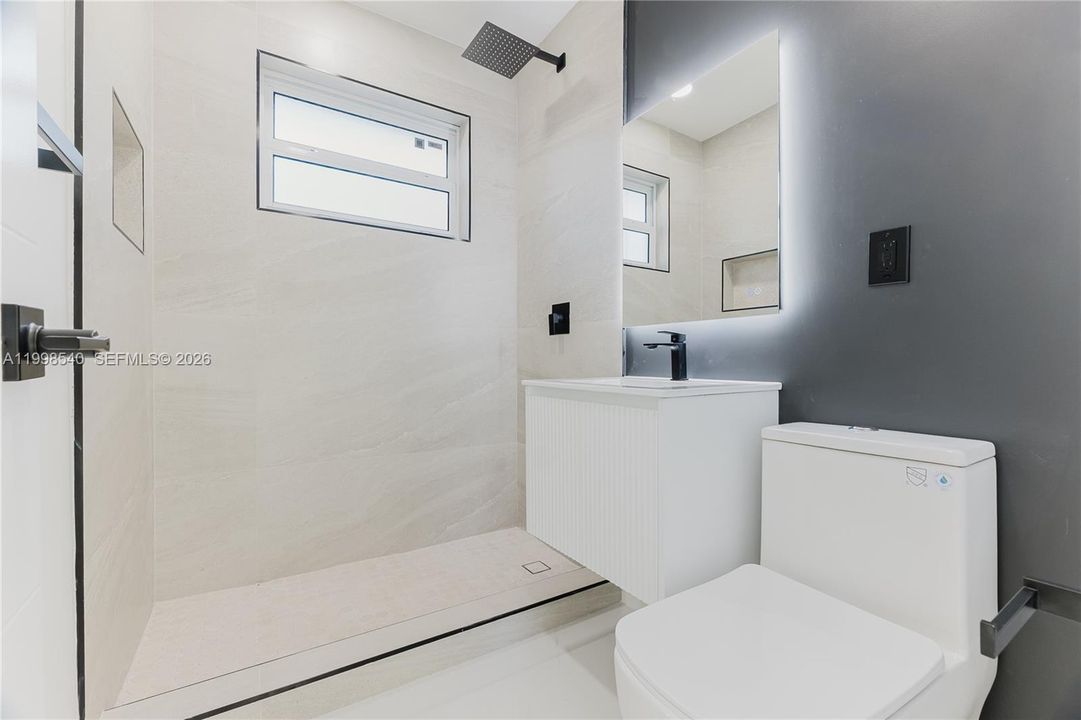 En Venta: $525,000 (3 camas, 2 baños, 1050 Pies cuadrados)