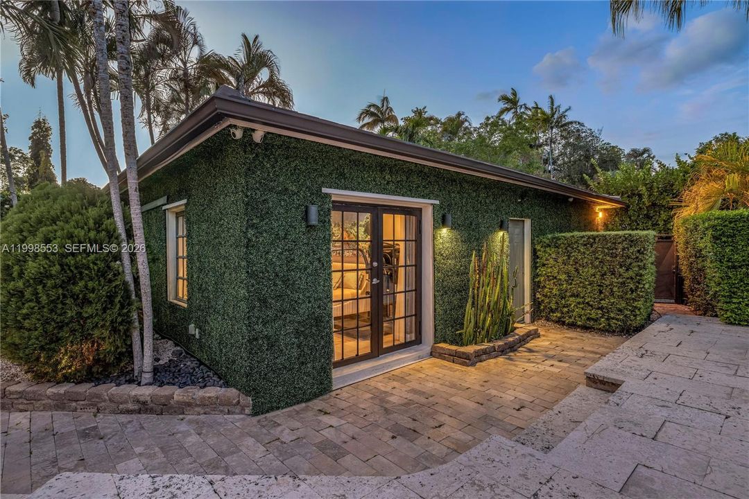 For Sale: $4,500,000 (5 beds, 4 baths, 3955 Square Feet)