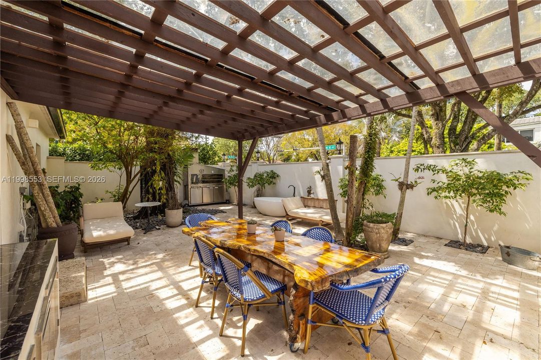 For Sale: $4,500,000 (5 beds, 4 baths, 3955 Square Feet)