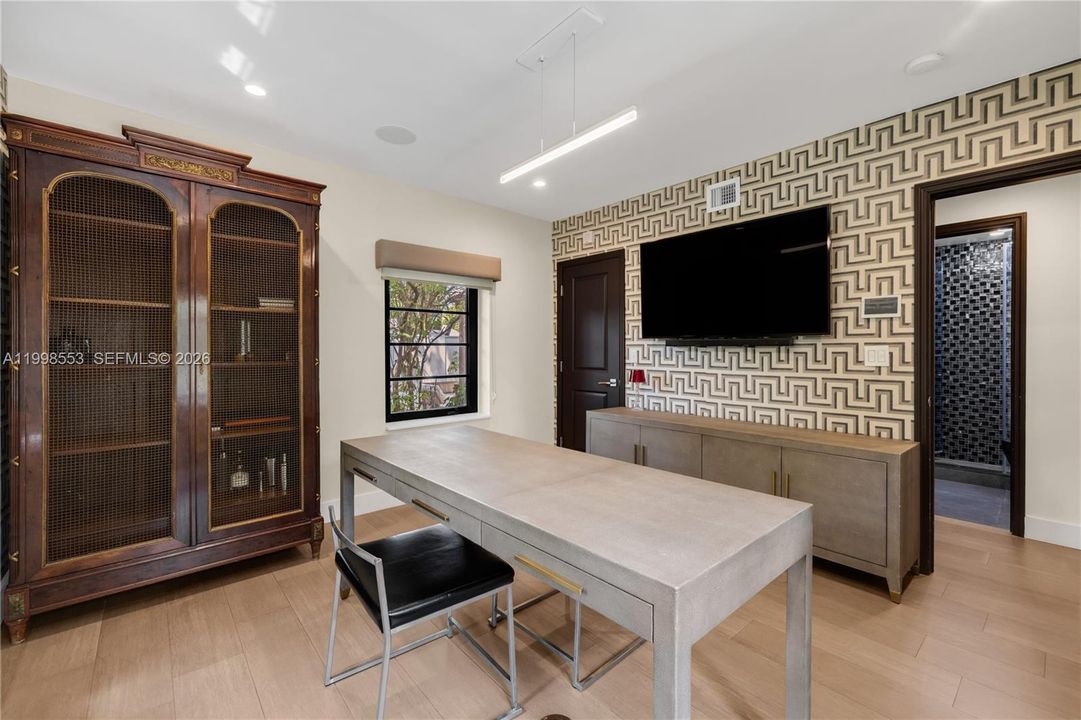 For Sale: $4,500,000 (5 beds, 4 baths, 3955 Square Feet)