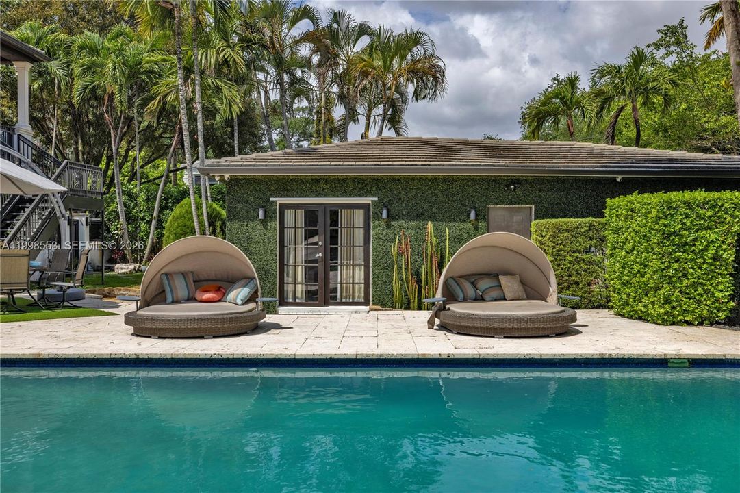 For Sale: $4,500,000 (5 beds, 4 baths, 3955 Square Feet)