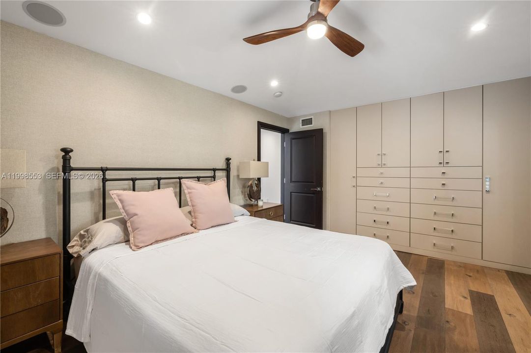 For Sale: $4,500,000 (5 beds, 4 baths, 3955 Square Feet)