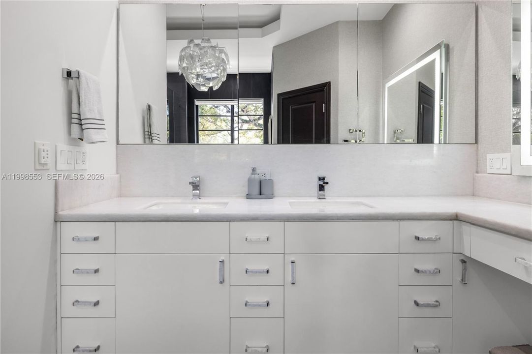 For Sale: $4,500,000 (5 beds, 4 baths, 3955 Square Feet)