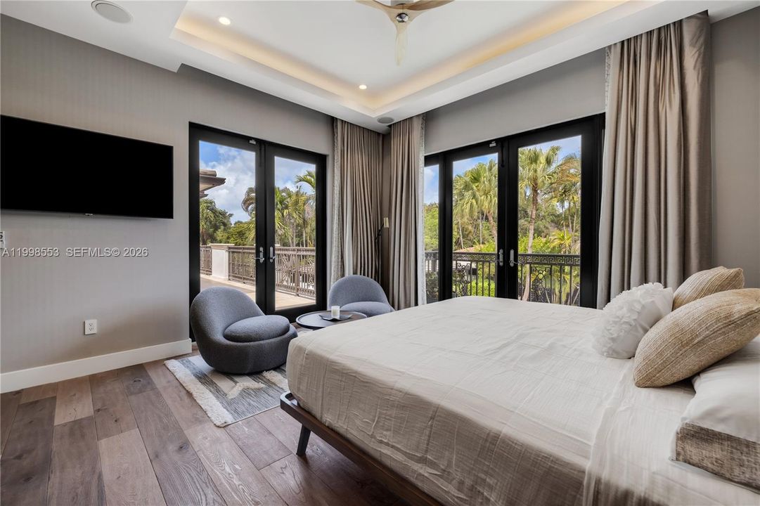 For Sale: $4,500,000 (5 beds, 4 baths, 3955 Square Feet)