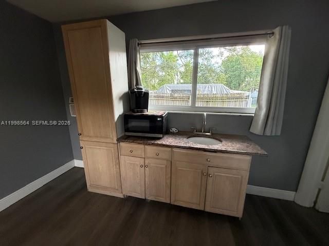 For Rent: $1,400 (0 beds, 1 baths, 2275 Square Feet)