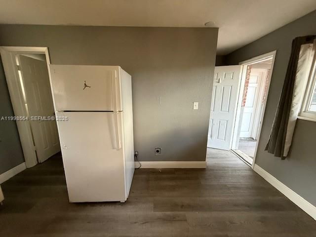 For Rent: $1,400 (0 beds, 1 baths, 2275 Square Feet)