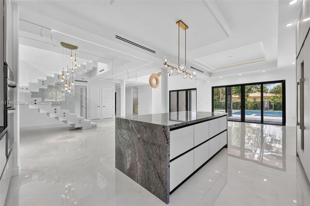 На продажу: $4,299,998 (4 спален, 4 ванн, 0 Квадратных фут)