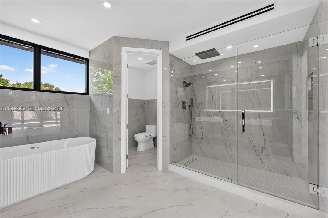 На продажу: $4,299,998 (4 спален, 4 ванн, 0 Квадратных фут)