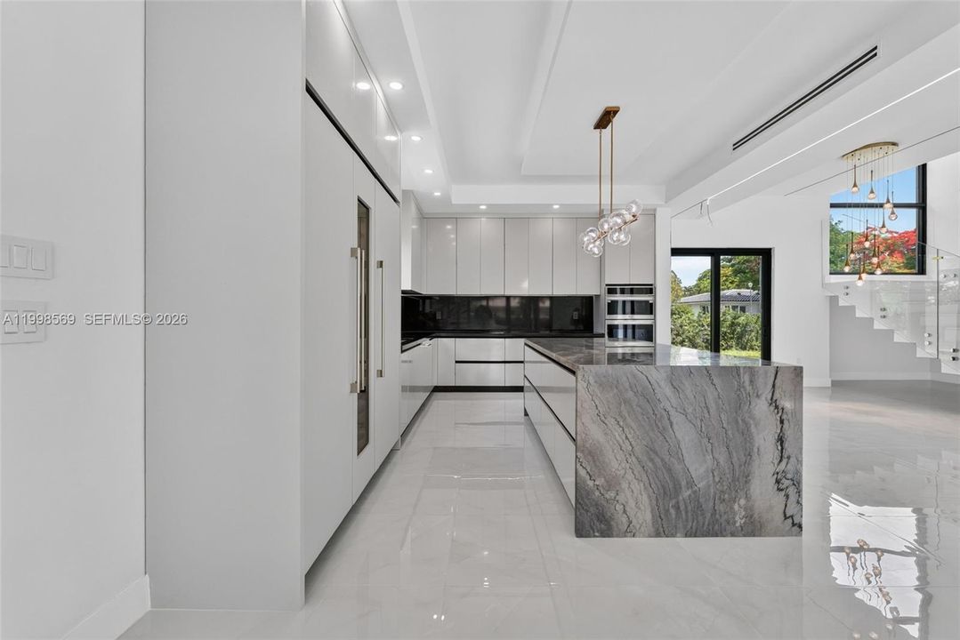 На продажу: $4,299,998 (4 спален, 4 ванн, 0 Квадратных фут)