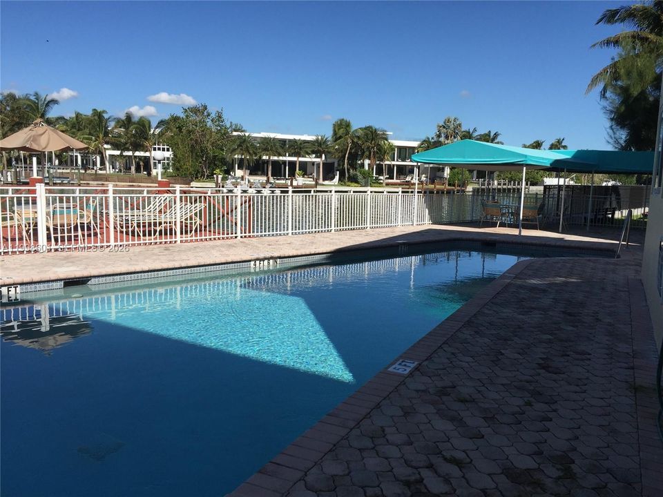 For Sale: $179,900 (1 beds, 1 baths, 500 Square Feet)